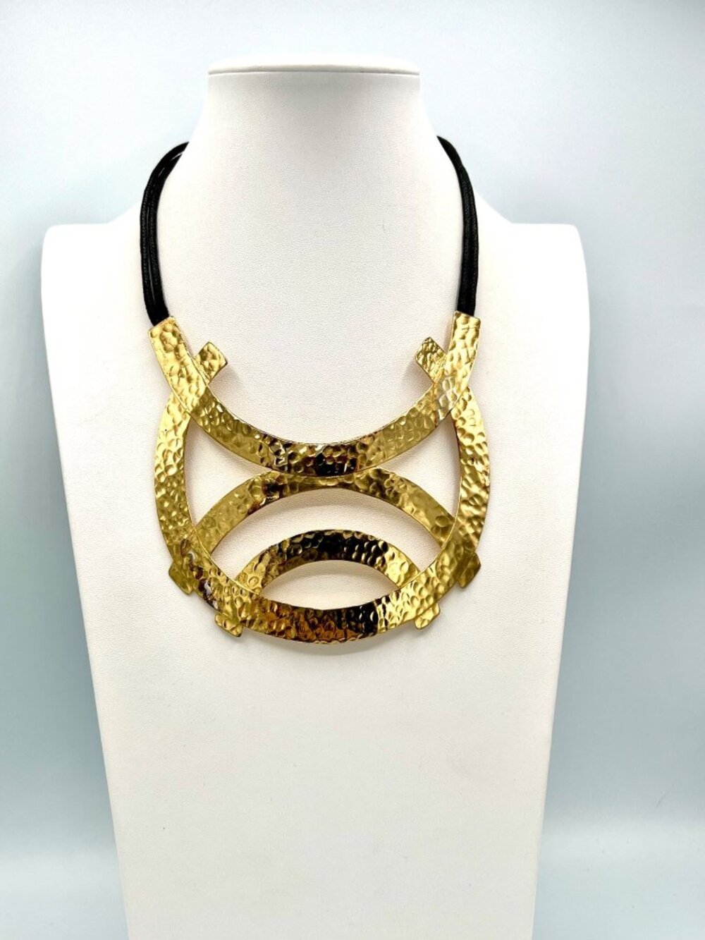Josie Natori Hammered Gold Tone Statement Necklace Hollywood Prop (read notes)